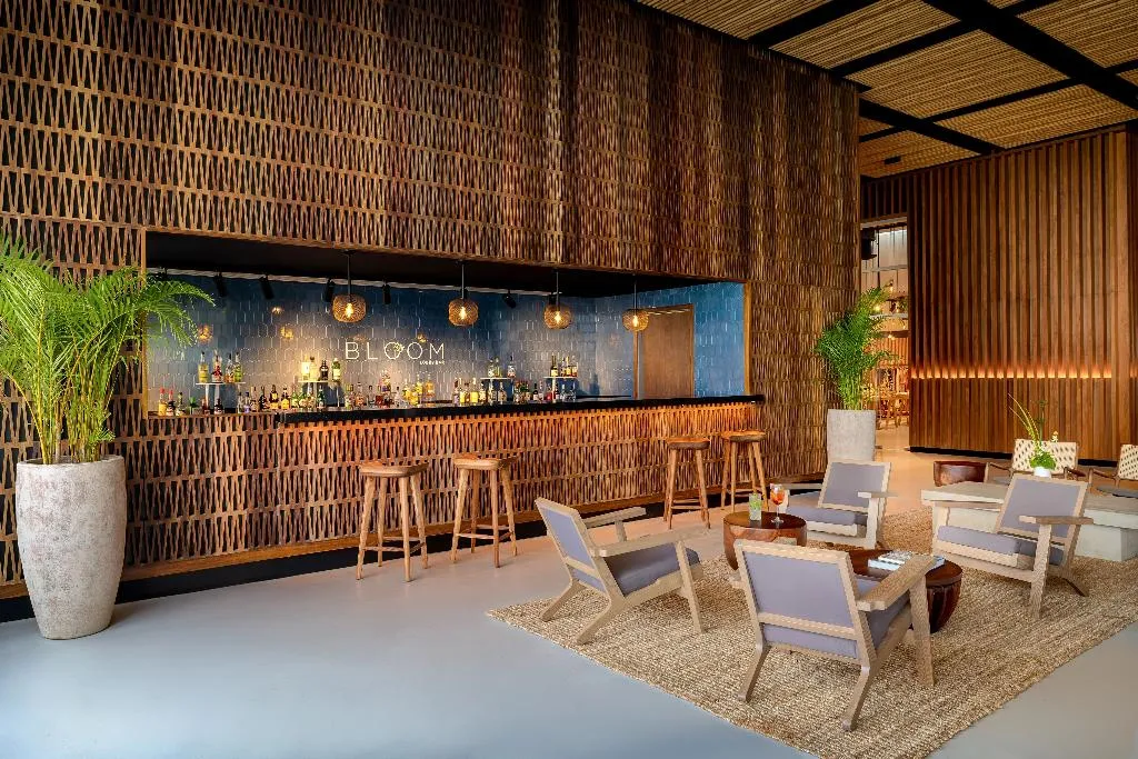 Bar, Hyatt Vivid Grand Island, Cancun Area