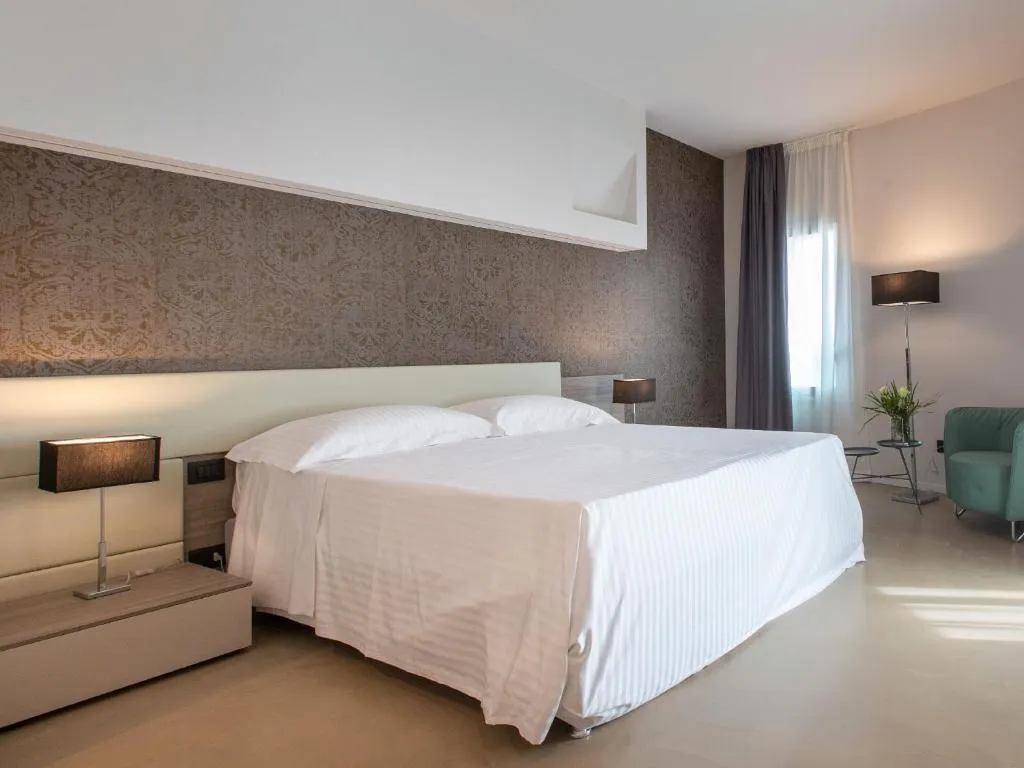 DOUBLE SINGLE USE CLASSIC Room, Grand Hotel Faraglioni, Catania