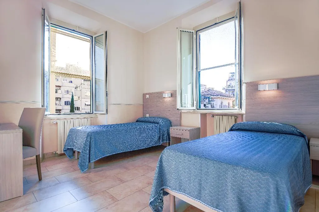 Room, Casa San Giuseppe (Roma San Giovanni), Naples