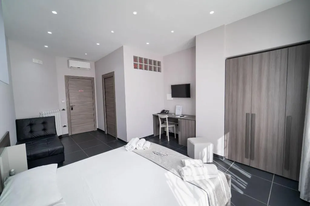 Room, Al Campanile H. Napoli Centro, Naples