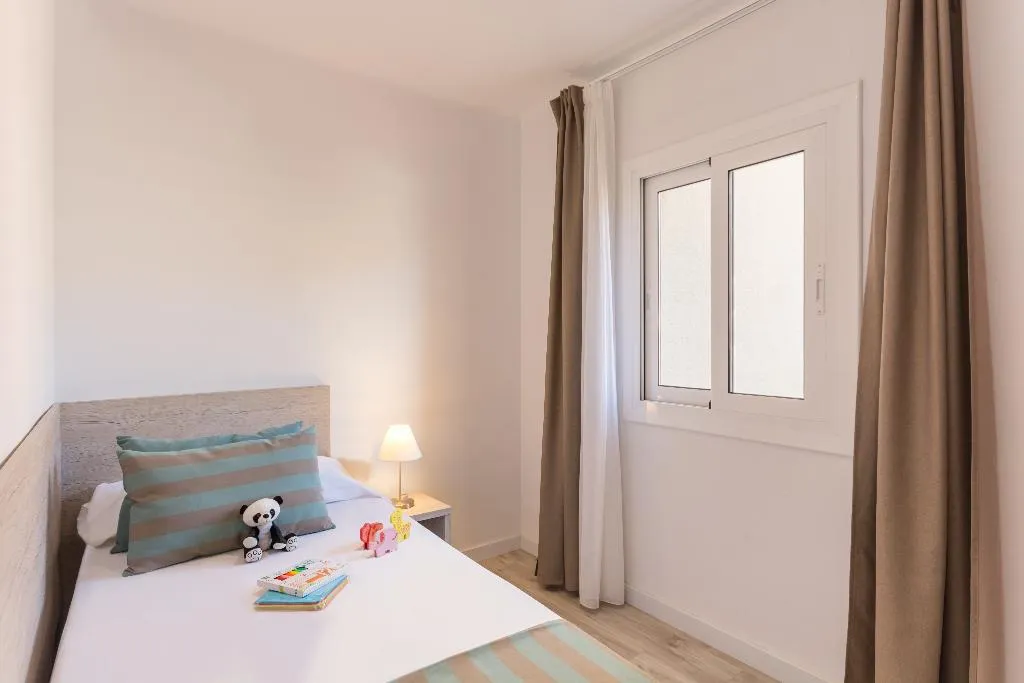 APARTMENT CAPACITY 6 TWO BEDROOMS Room, Pierre & Vacances Estartit Playa, Costa Brava