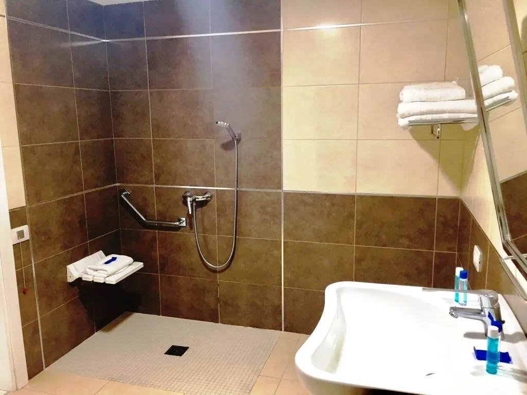 APARTMENT TWO BEDROOMS ONE BATHROOM Room, El MarquÃ©s Palace by Intercorp Hotel Group, Tenerife