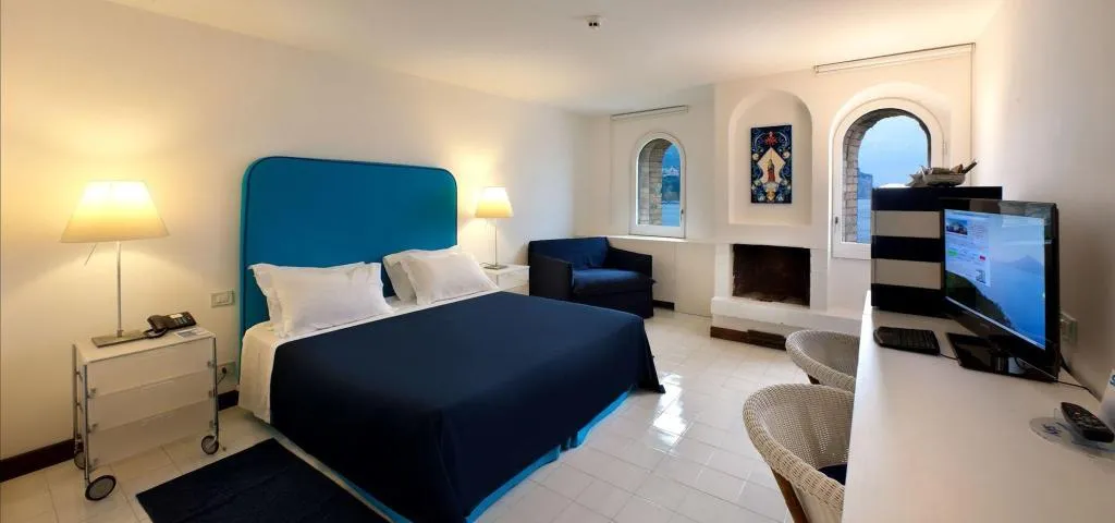 Room, Capo La Gala Hotel & Wellness, Naples