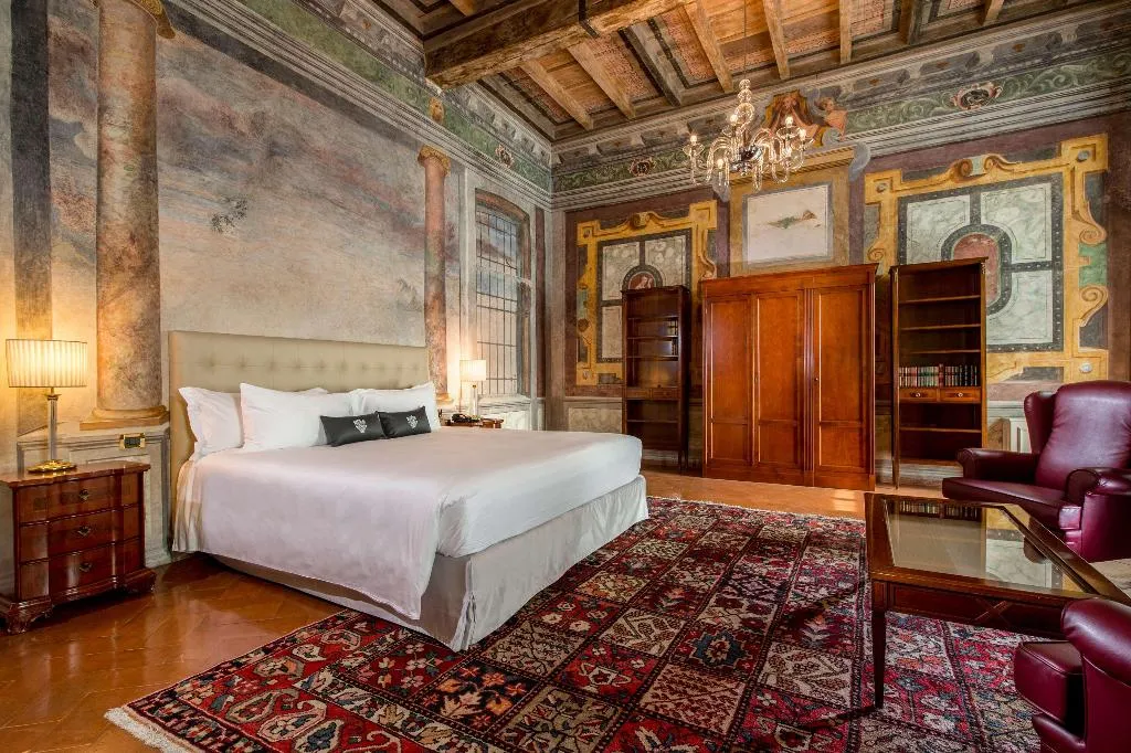 SUITE STANDARD Room, Grand Hotel Villa Torretta, Curio by Hilton, Milan