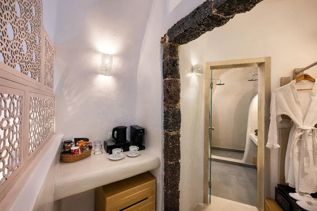 SUITE WITH JACUZZI Room, Athina Luxury Suites, Santorini