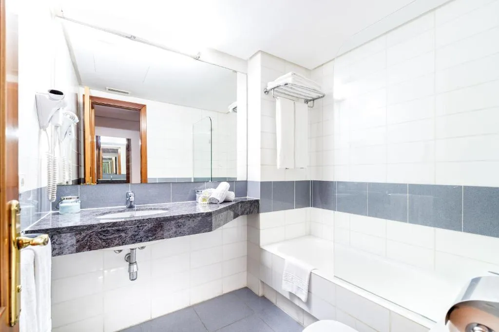 APARTMENT CAPACITY 4 ONE BEDROOM Room, Apartaments Blau, Costa Brava
