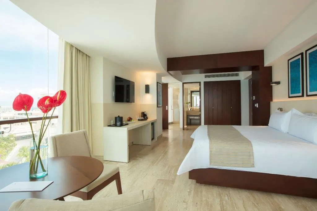 SUITE PARTIAL OCEAN VIEW KING BED Room, Krystal Grand Cancun All Inclusive, Cancun Area