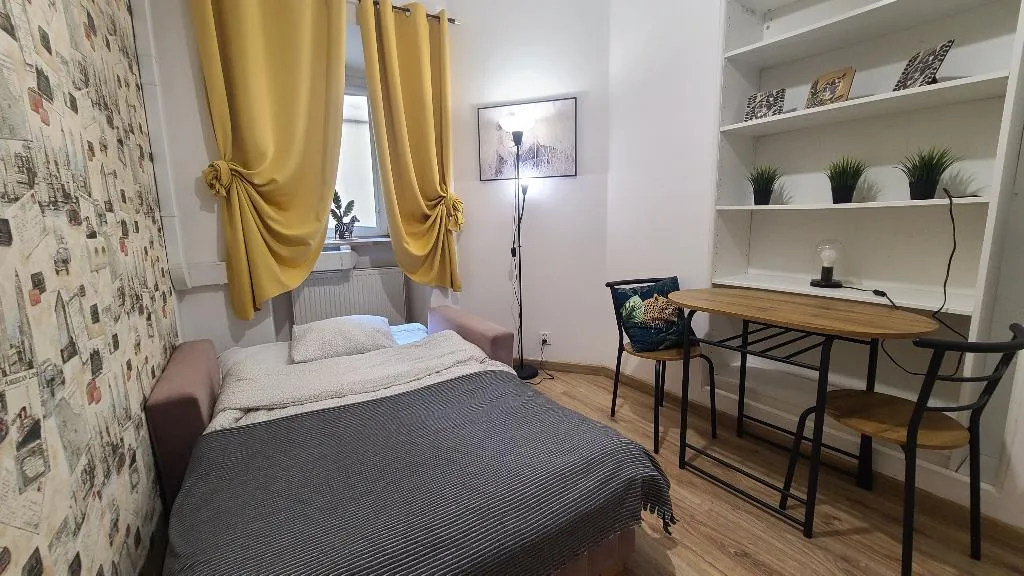 SINGLE NON SMOKING Room, Lorf Hostel and Apartments, Krakow