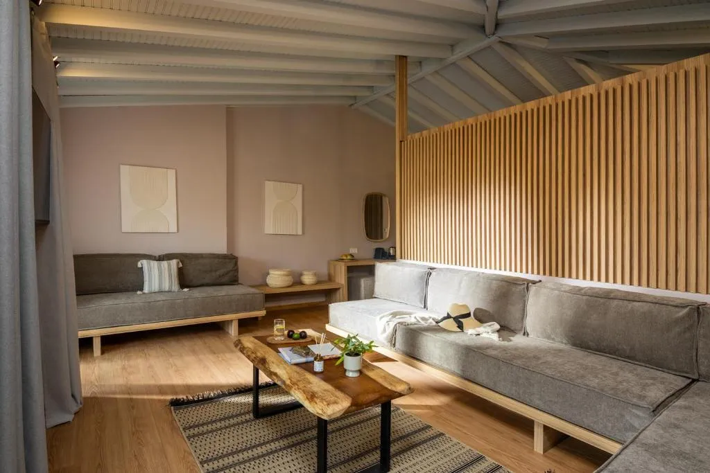 SUITE QUEEN SIZE BED Room, Petra Nera, Skiathos