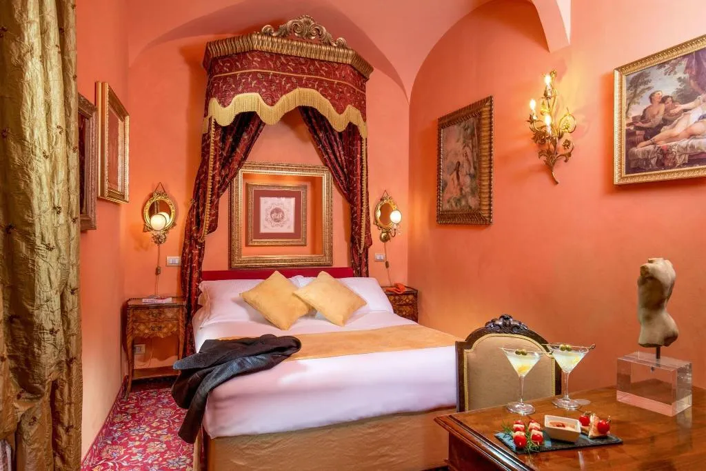 DOUBLE CLASSIC QUEEN BED Room, Boutique Hotel Campo de Fiori, Rome