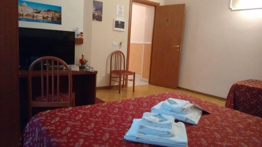 Room, A Casa Di Mei, Naples