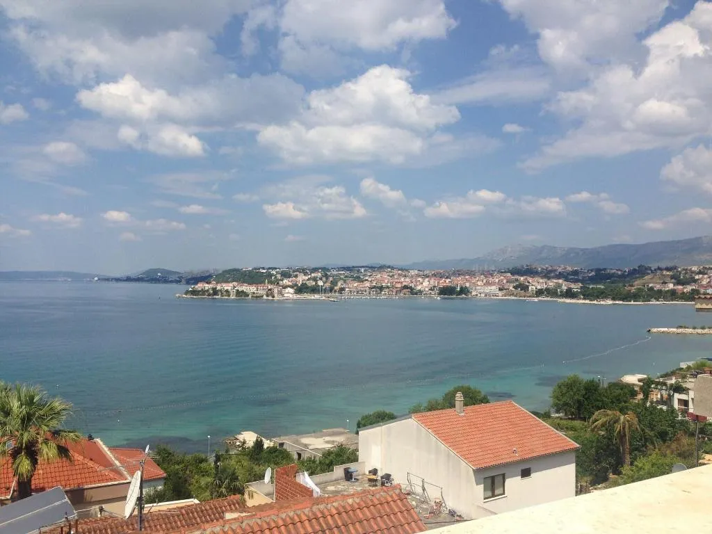 Room, Pink Inn, Split