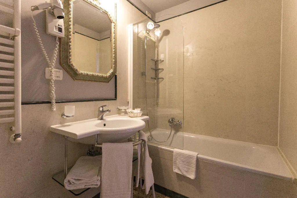 Double or Twin CLASSIC Room, Tiziano, Venice