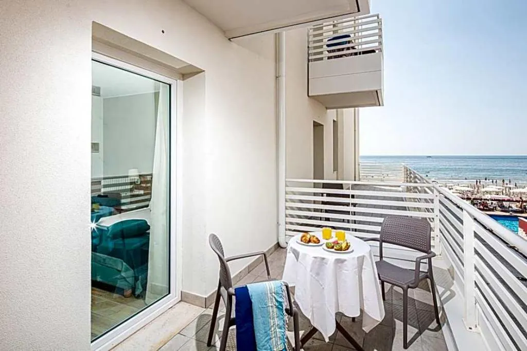 DOUBLE WITH BALCONY Room, Capitol, Venice
