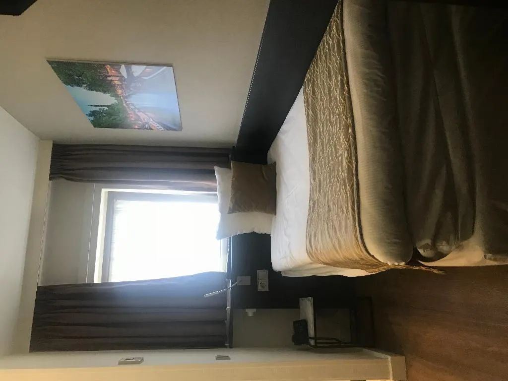 SINGLE STANDARD Room, Avenue, Amsterdam