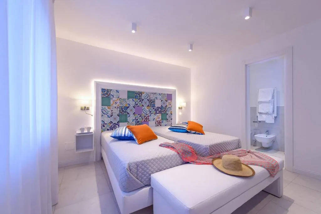 DOUBLE SUPERIOR CITY VIEW Room, Amalfi, Naples