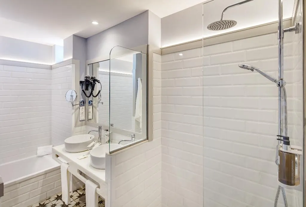 STUDIO CAPACITY 4 Room, Sercotel Granada Suites, Andalucia