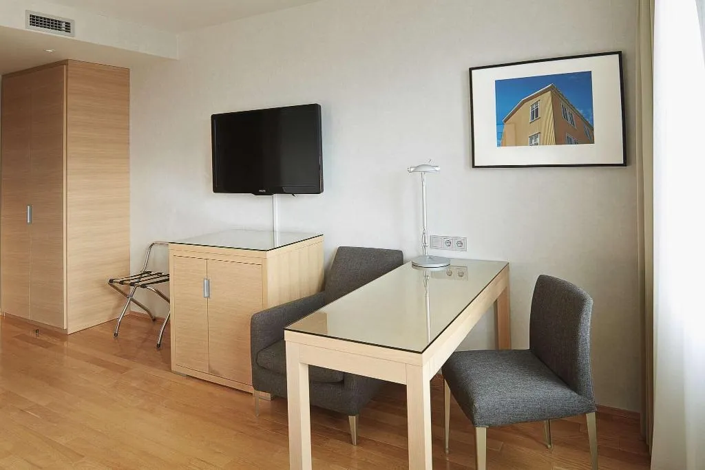 Room, Hilton Reykjavik Nordica, Reykjavik