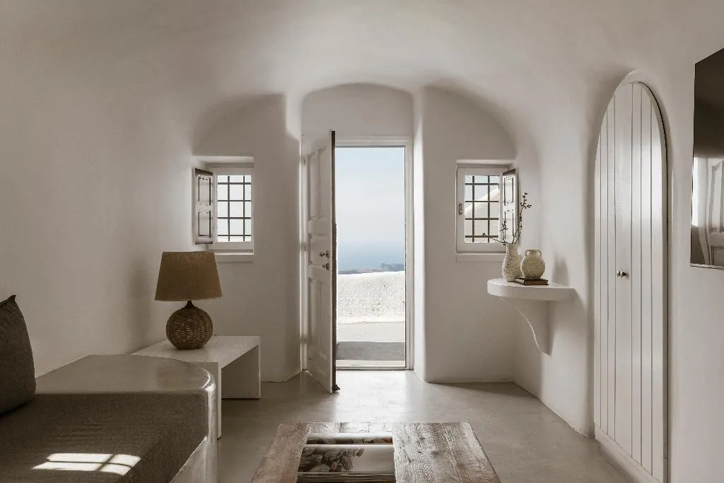 SUITE WITH PRIVATE POOL Room, Aqua Luxury Suites, Santorini