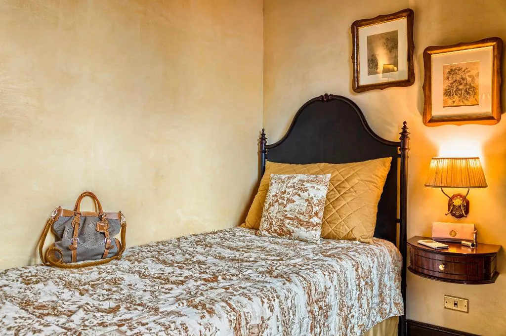 DOUBLE SINGLE USE CLASSIC Room, Grand Hotel Baglioni, Florence