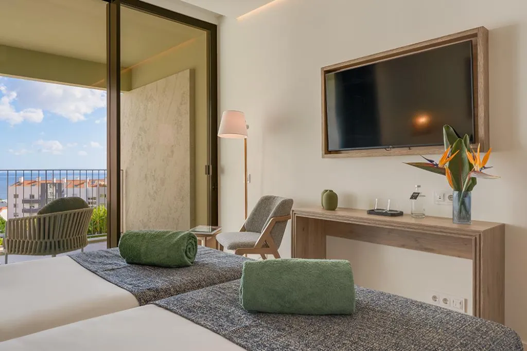 TWIN STANDARD Room, The Editory Ocean Way Funchal, Madeira