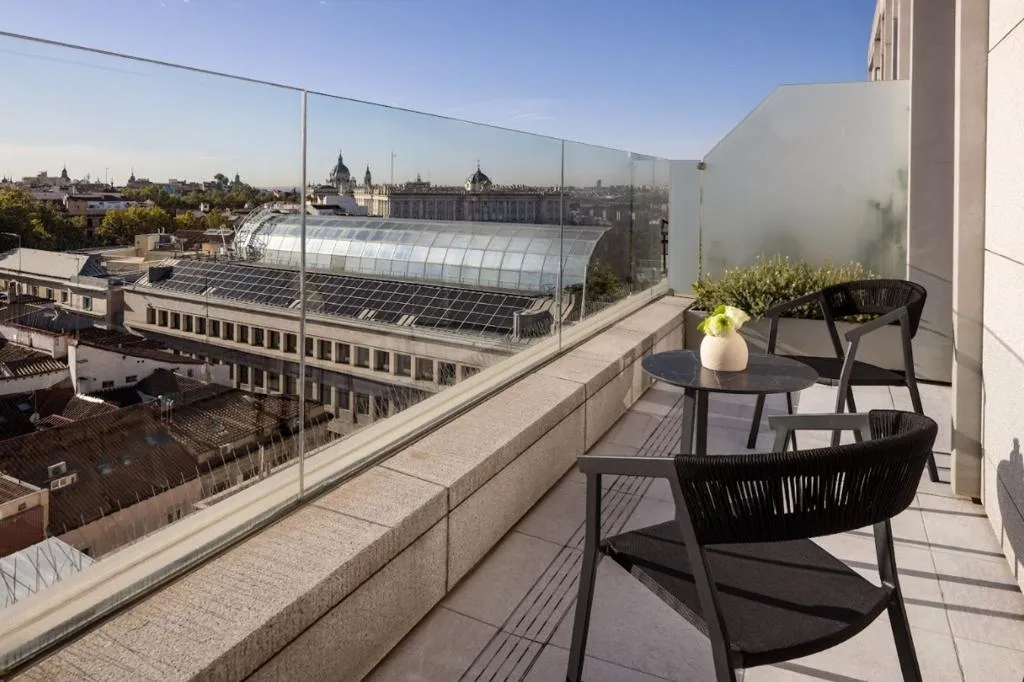 DOUBLE SINGLE USE SUPERIOR WITH TERRACE Room, VP Plaza España Design, Madrid
