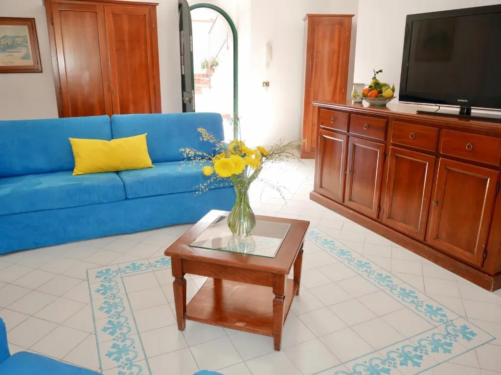 APARTMENT WITH TERRACE Room, Antico Palazzo Scala, Naples