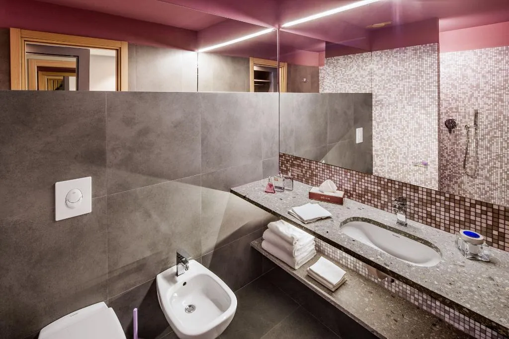 DOUBLE SINGLE USE SUPERIOR WITH BALCONY Room, Hotel Da Vinci Milano, Milan