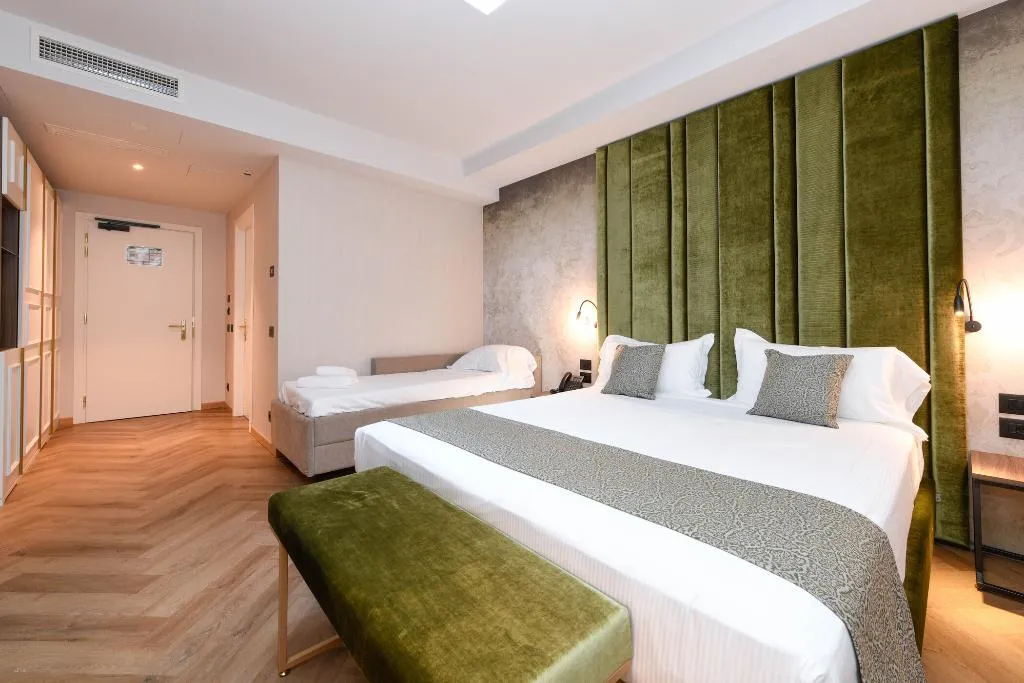 TRIPLE CLASSIC Room, Palazzo Santo Spirito, Milan