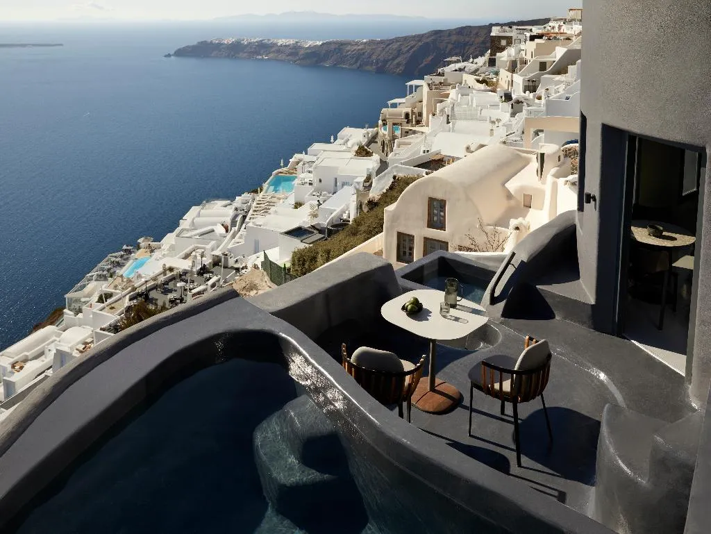 DOUBLE WITH PRIVATE POOL Room, Kivotos Santorini, Santorini
