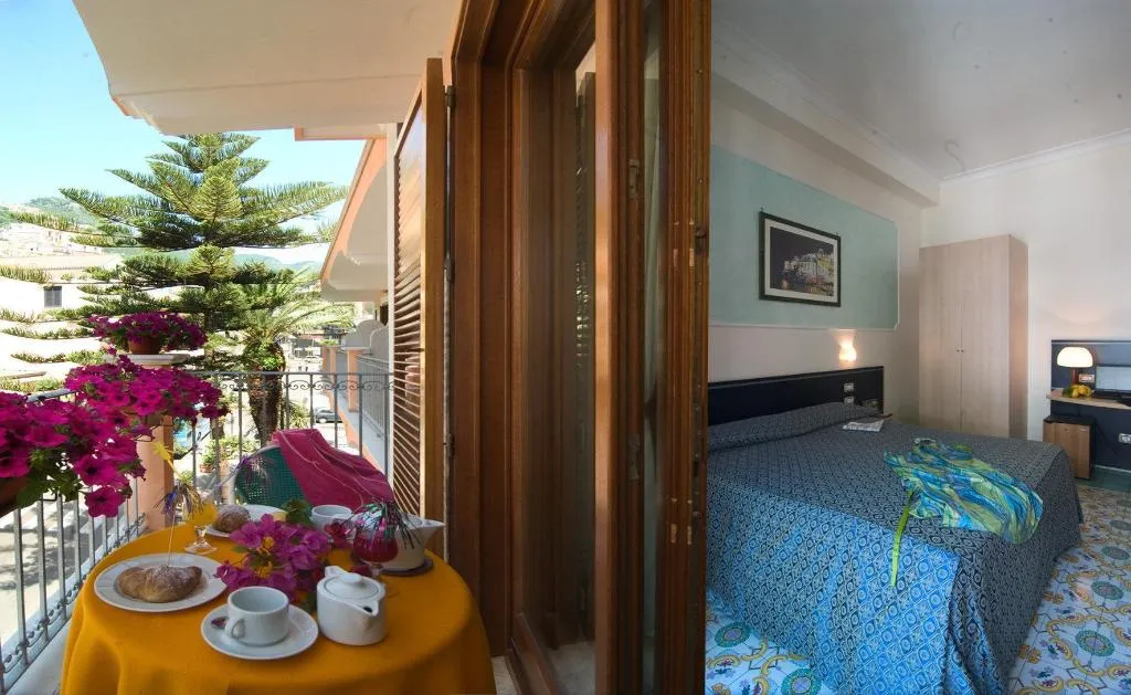 Room, Hotel Santa Lucia, Naples