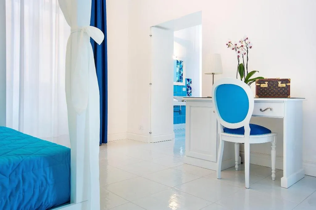DOUBLE STANDARD Room, Palazzo Murrano, Naples