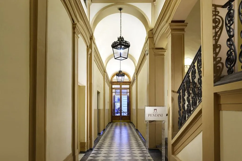 Lobby, Pendini, Florence