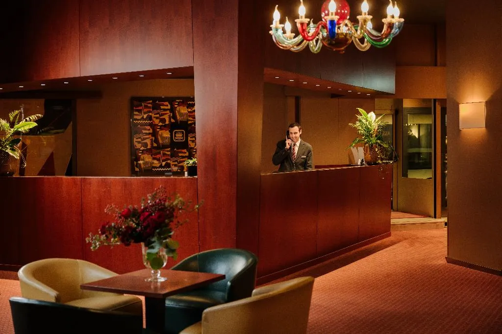 Lobby, Barchetta Excelsior, Milan
