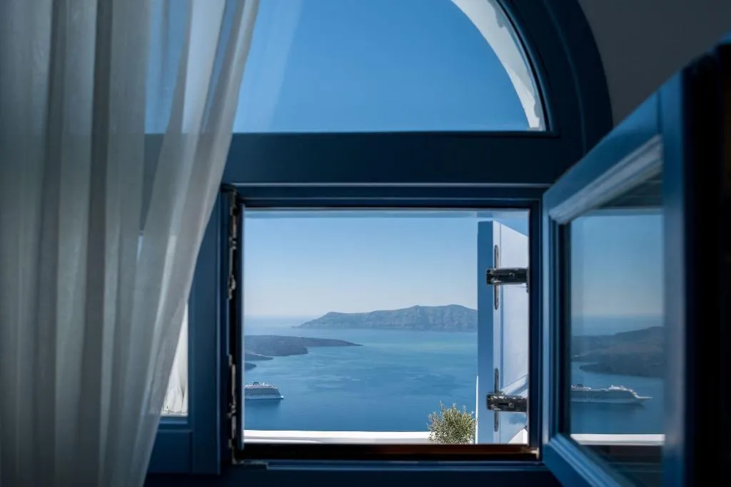 Room, Kamares Apartments, Santorini