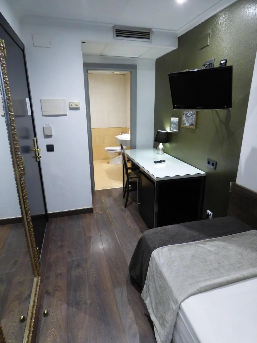 Room, Moderno, Barcelona