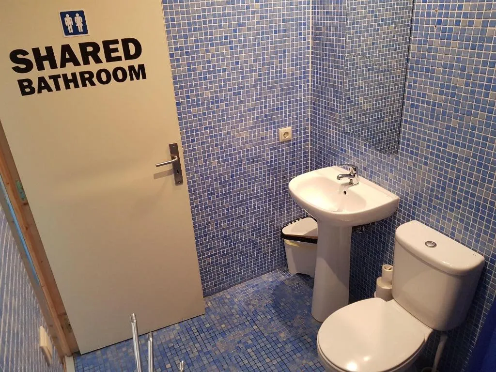 Room, Sardines And Friends, Porto