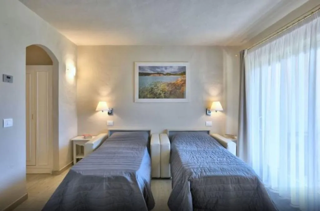 Room, Nibaru, Olbia