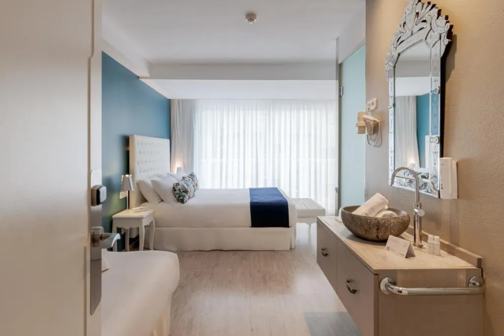 TRIPLE SUPERIOR WITH BALCONY Room, Hotel Planamar by Escampa Hotels, Costa Brava
