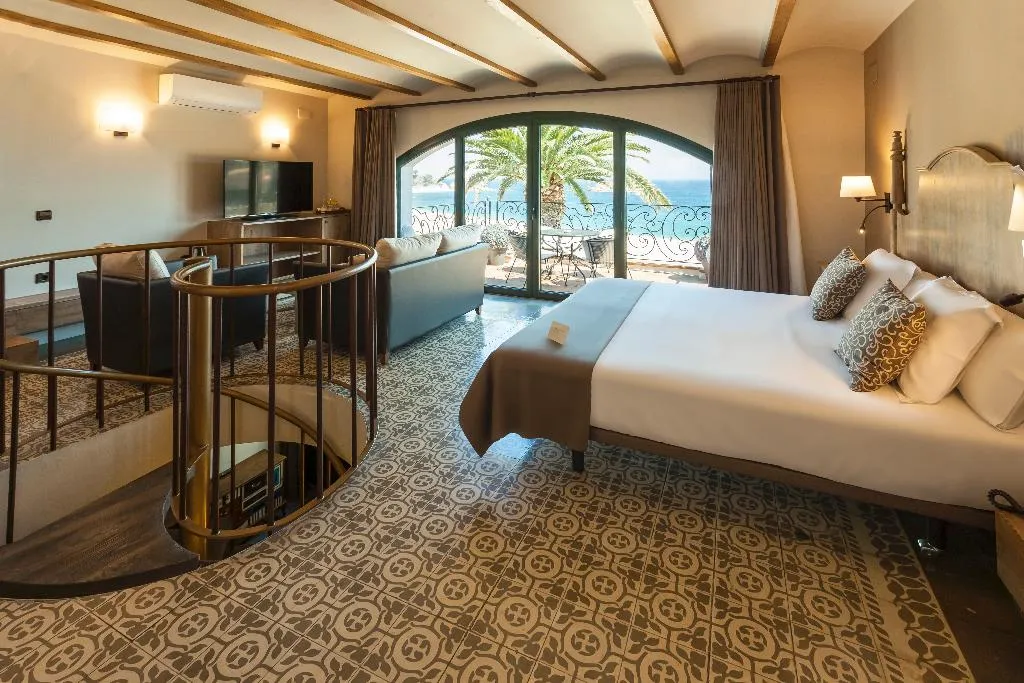 Room, Diana, Costa Brava