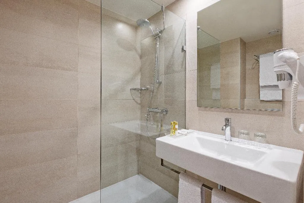 DOUBLE SINGLE USE STANDARD Room, Dorma Liberdade, Lisbon