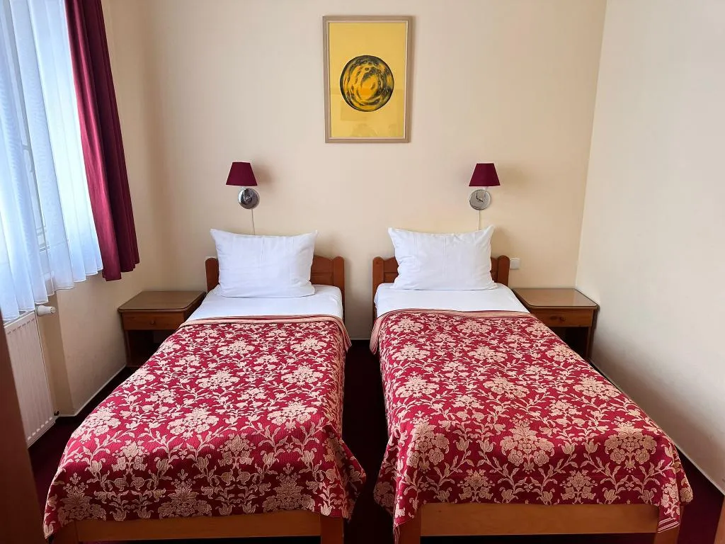 QUADRUPLE STANDARD Room, Cloister Inn, Prague