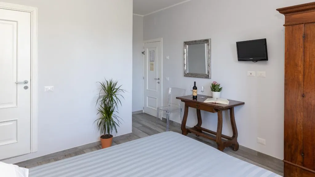 DOUBLE STANDARD Room, Villa Bonelli, Florence