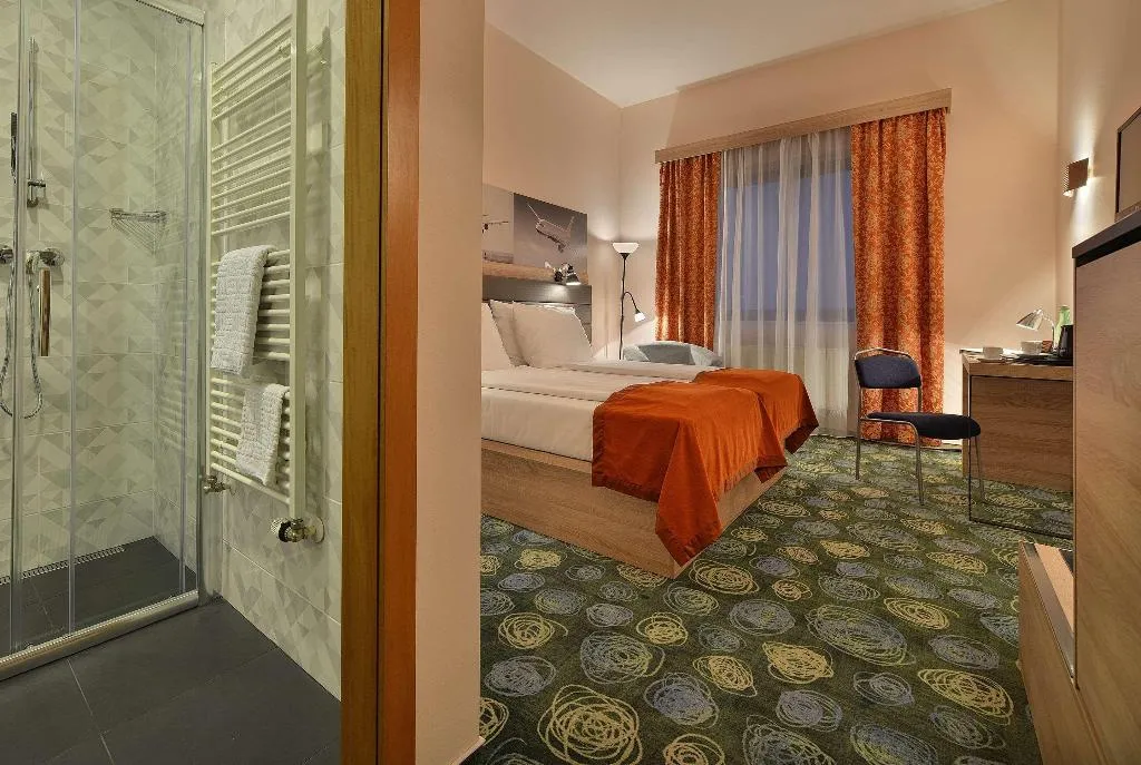 Room, Ramada Airport Prague, Prague
