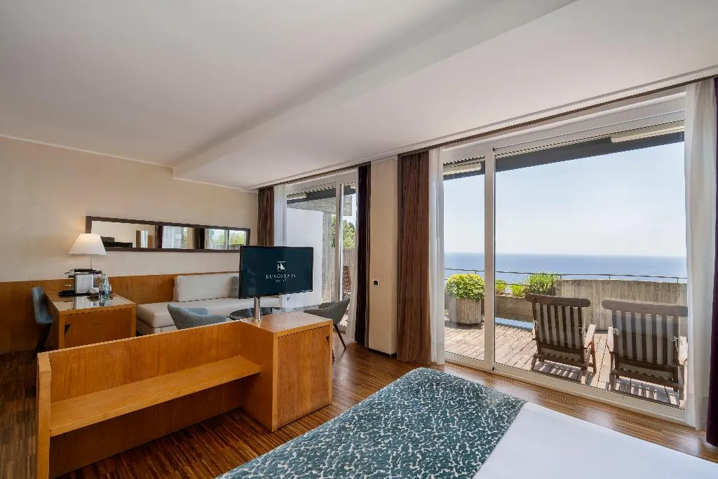 JUNIOR SUITE WITH TERRACE Room, Eurostars Monte Tauro, Taormina
