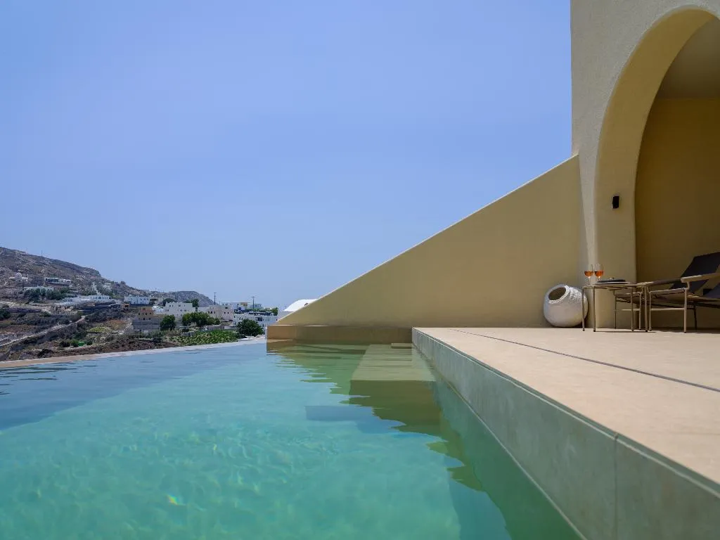 SUITE SUPERIOR WITH PRIVATE POOL Room, Elessa Hotel, Santorini