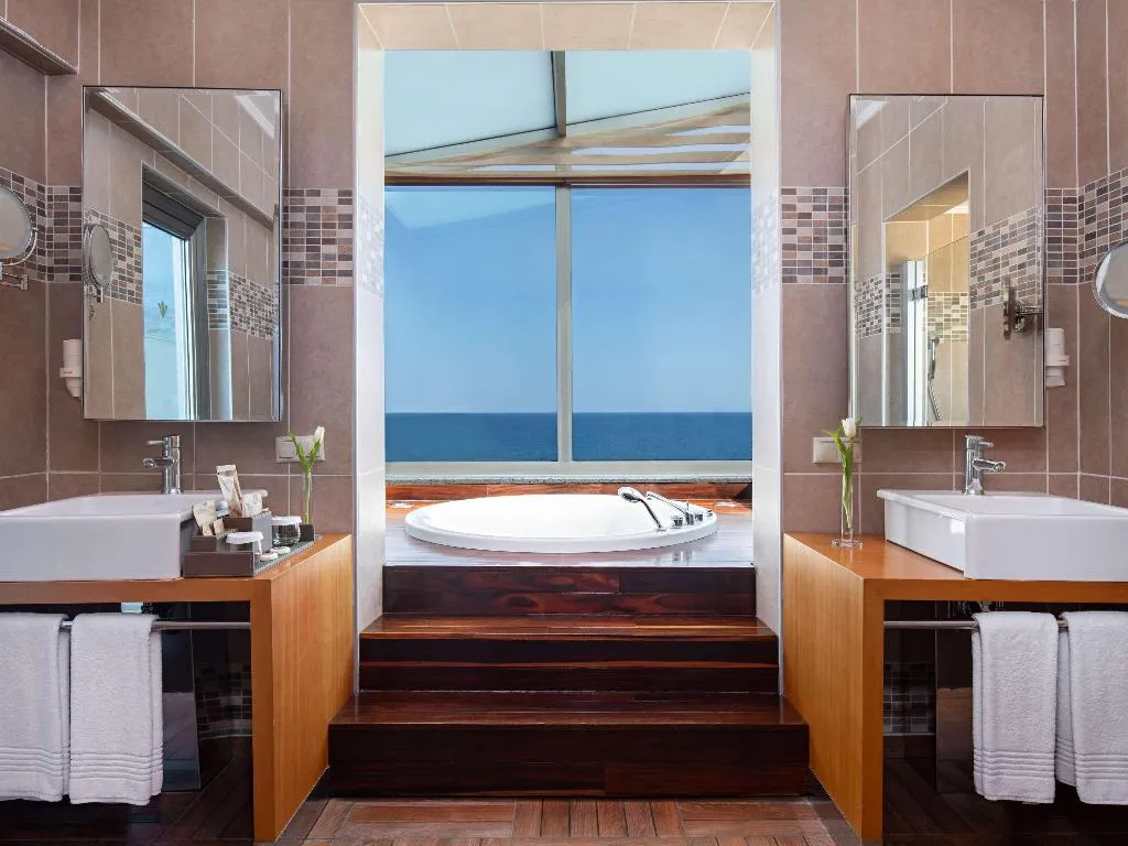 Room, Rixos Sungate Land of Legend Theme Park FreeAcces, Antalya