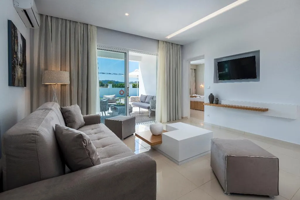 VILLA WITH PRIVATE POOL Room, Gaia Palace, Kos