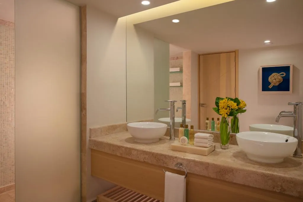 SUITE LUXURY OCEAN VIEW Room, Dreams Aventuras Riviera Maya All Inclusive, Cancun Area