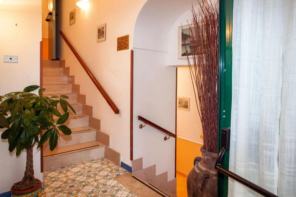 Lobby, Amalfi, Naples